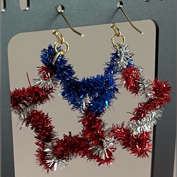 NEW Red, Blue, and Silver Tinsel Star Earrings - Picture 2 of 2